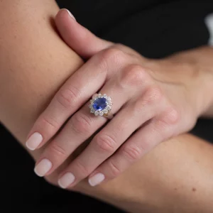 Eternal Elegance: Ceylon Sapphire & Diamond Ring - Image 3