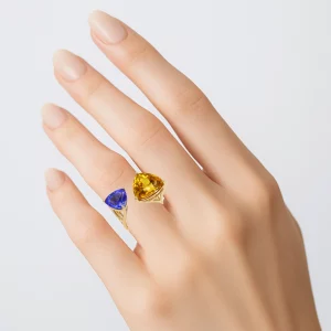 Exquisite Yellow Gold Sapphire & Tanzanite Ring - Image 3
